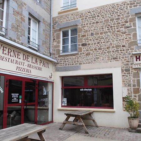 Taverne De La Paix La Ferte-Mace Ngoại thất bức ảnh