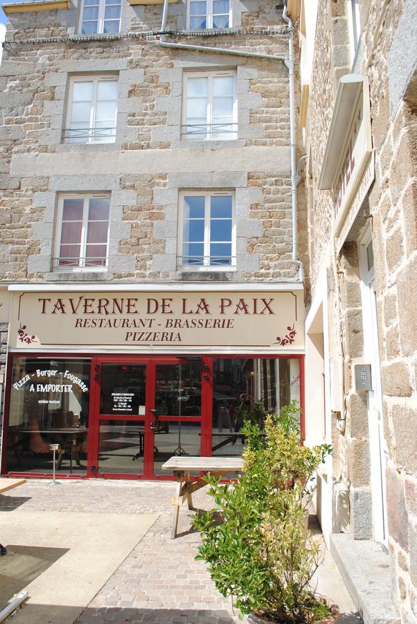 Taverne De La Paix La Ferte-Mace Ngoại thất bức ảnh