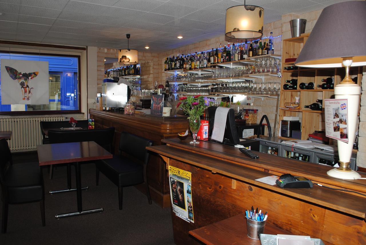 Taverne De La Paix La Ferte-Mace Ngoại thất bức ảnh